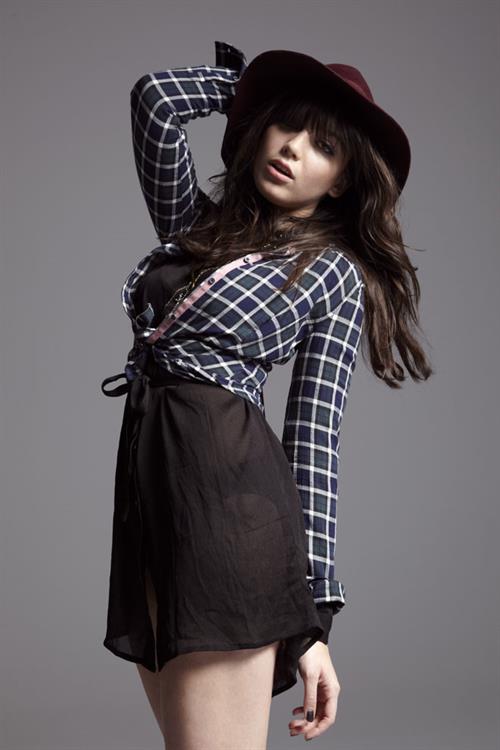 Daisy Lowe