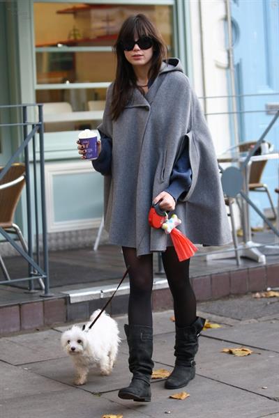 Daisy Lowe