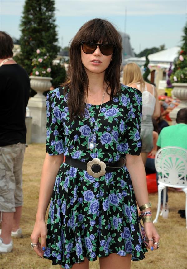 Daisy Lowe