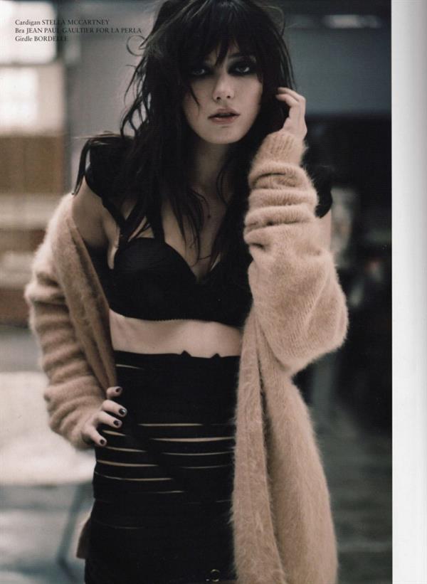 Daisy Lowe