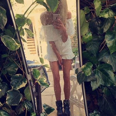 Nicola Hughes taking a selfie