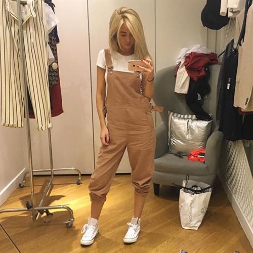 Nicola Hughes taking a selfie