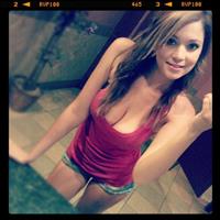 Ali Rose taking a selfie