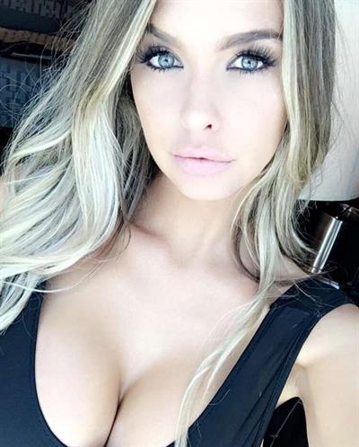 Emily Sears taking a selfie