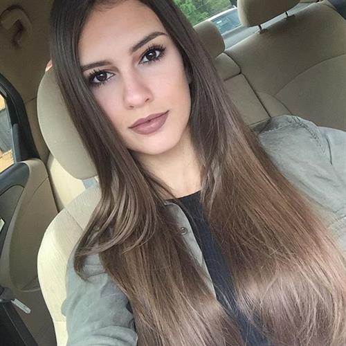 Betsy Alvarez taking a selfie