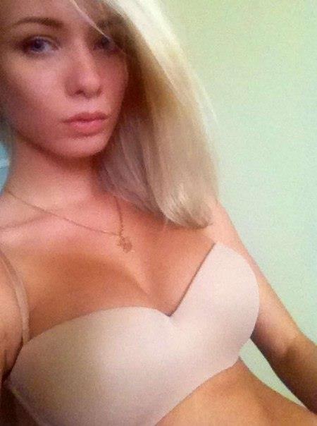 Ekaterina Enokaeva in lingerie taking a selfie