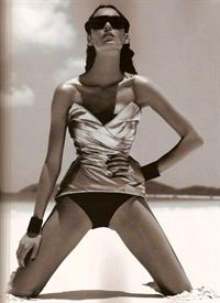 Herika Noronha in lingerie