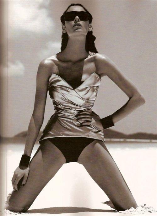 Herika Noronha in lingerie