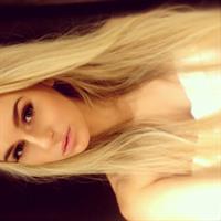 Anna Nyström taking a selfie