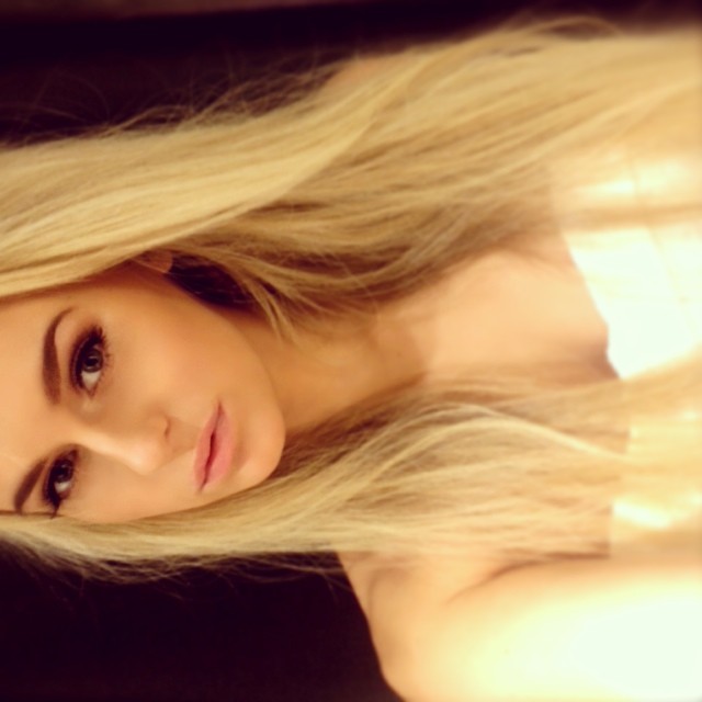 Anna Nyström taking a selfie