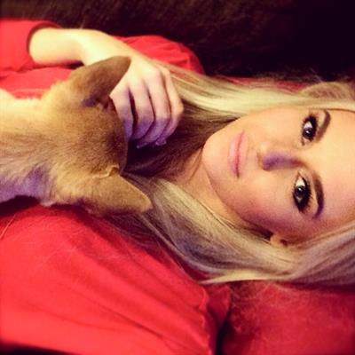 Anna Nyström taking a selfie