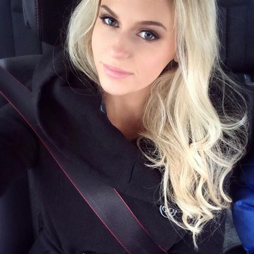 Anna Nyström taking a selfie
