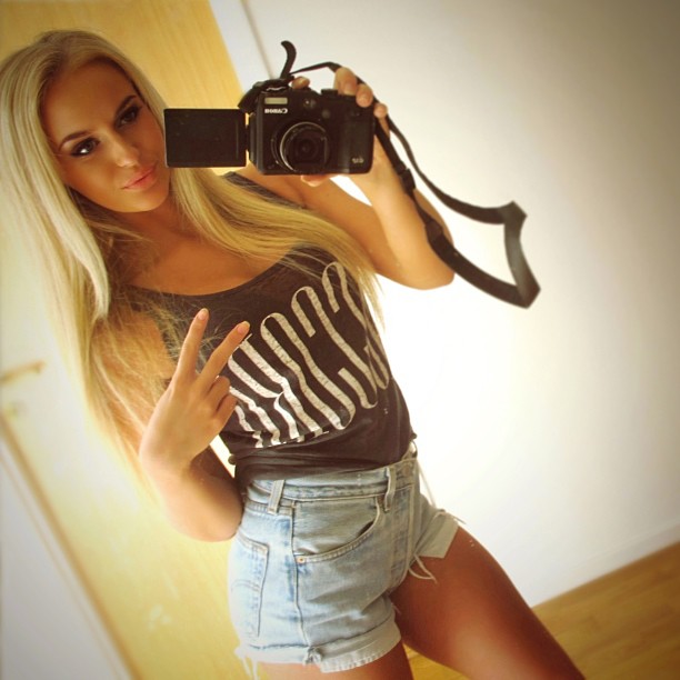 Anna Nyström taking a selfie