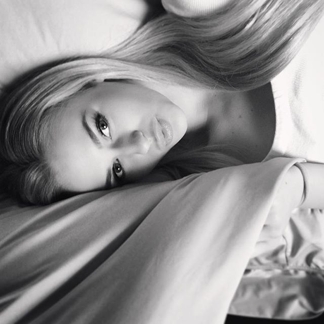 Anna Nyström taking a selfie