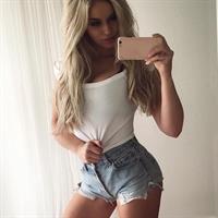 Anna Nyström taking a selfie