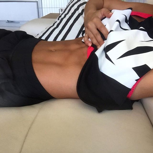 Kayla Itsines taking a selfie