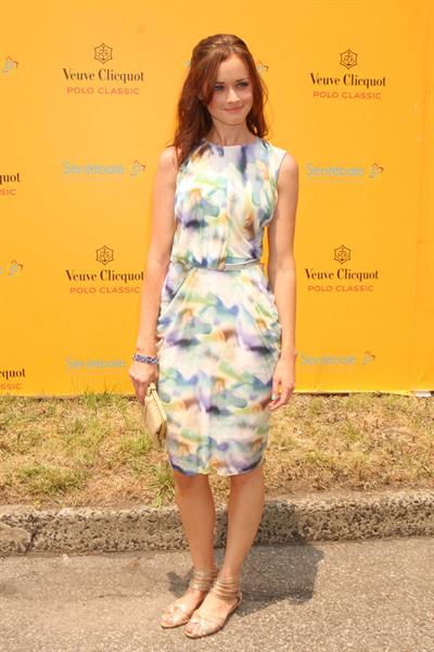 Alexis Bledel at the 2010 Veuve Clicquot Manhatten Polo Classic on June 27, 2010