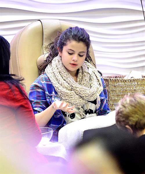 Selena Gomez in Encino 1/3/13  