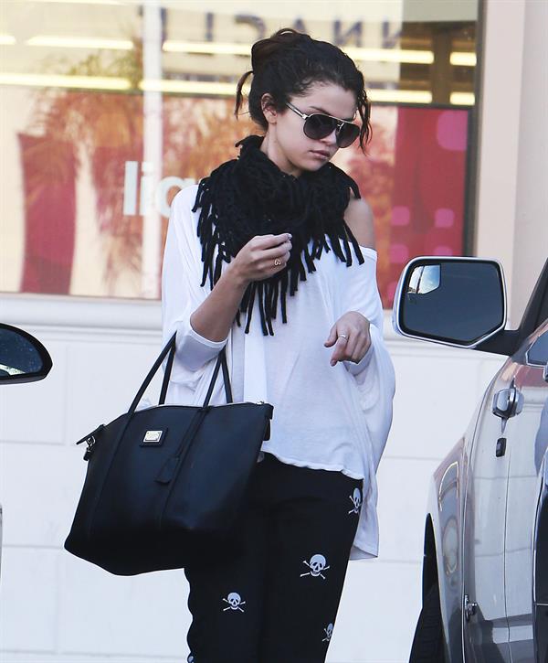 Selena Gomez out and about in Encino 1/13/13 