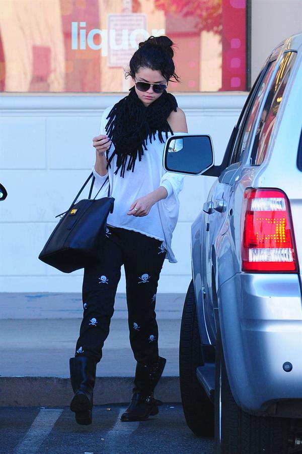 Selena Gomez out and about in Encino 1/13/13 