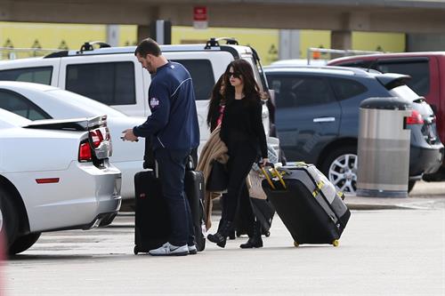 Selena Gomez returning to her home outside of Dallas 11/13/12 