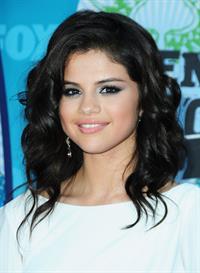 Selena Gomez at the 2010 Teen Choice Awards at the Gibson Amphitheatre on August 8 