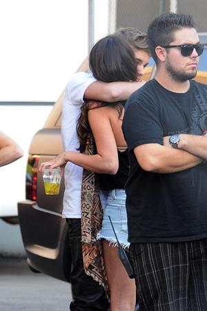 Selena Gomez - On the set of 'Feed the Dog' in Los Angeles Augusts 29, 2012