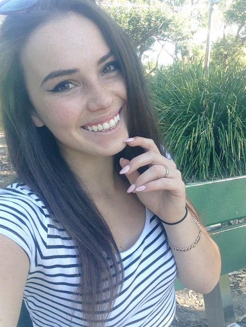 Alexis Young taking a selfie