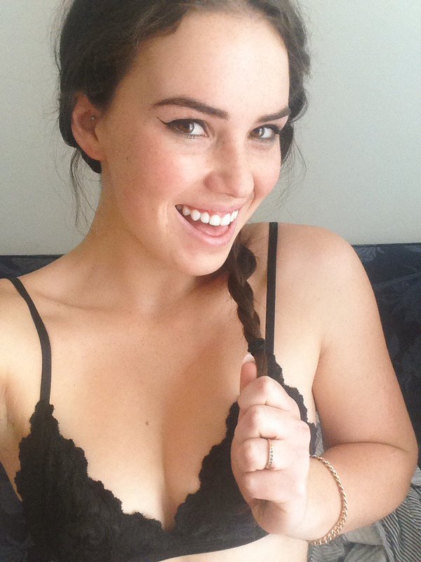 Alexis Young taking a selfie