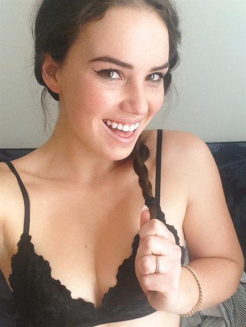 Alexis Young taking a selfie