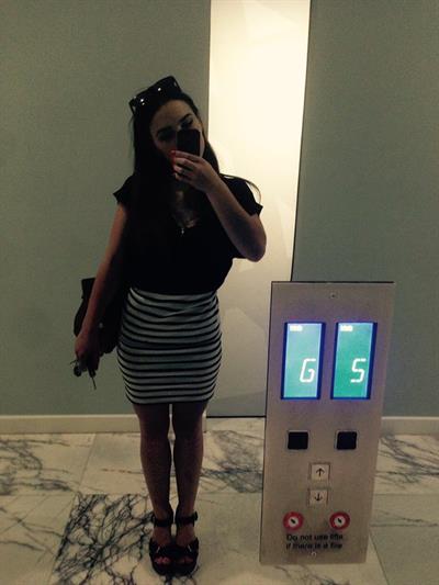 Alexis Young taking a selfie