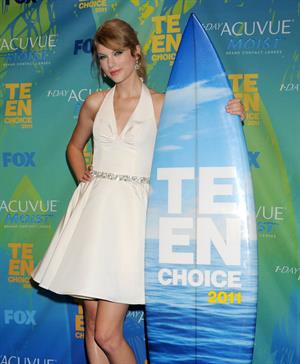 Taylor Swift at the 2011 Teen Choice Awards August 07, 2011 