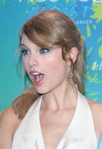Taylor Swift at the 2011 Teen Choice Awards August 07, 2011 