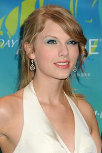 Taylor Swift at the 2011 Teen Choice Awards August 07, 2011 