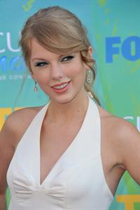 Taylor Swift at the 2011 Teen Choice Awards August 07, 2011 