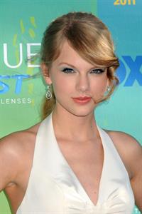 Taylor Swift at the 2011 Teen Choice Awards August 07, 2011 