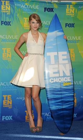 Taylor Swift at the 2011 Teen Choice Awards August 07, 2011 