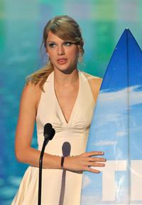 Taylor Swift at the 2011 Teen Choice Awards August 07, 2011 