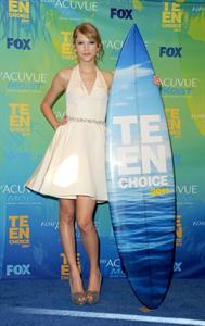Taylor Swift at the 2011 Teen Choice Awards August 07, 2011 