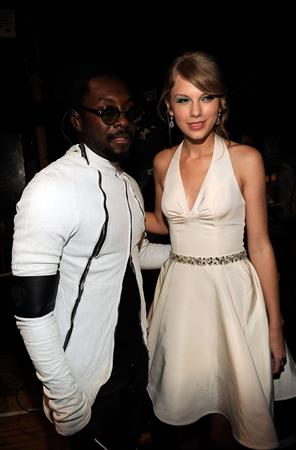 Taylor Swift at the 2011 Teen Choice Awards August 07, 2011 