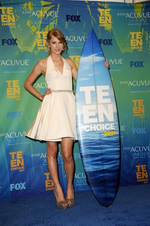 Taylor Swift at the 2011 Teen Choice Awards August 07, 2011 