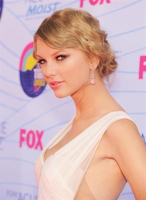 Taylor Swift at the 2012 Teen Choice Awards in Universal City July 22, 2012 