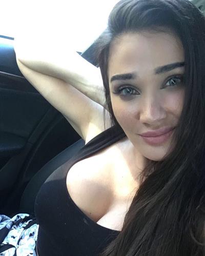 Kristina Basham taking a selfie