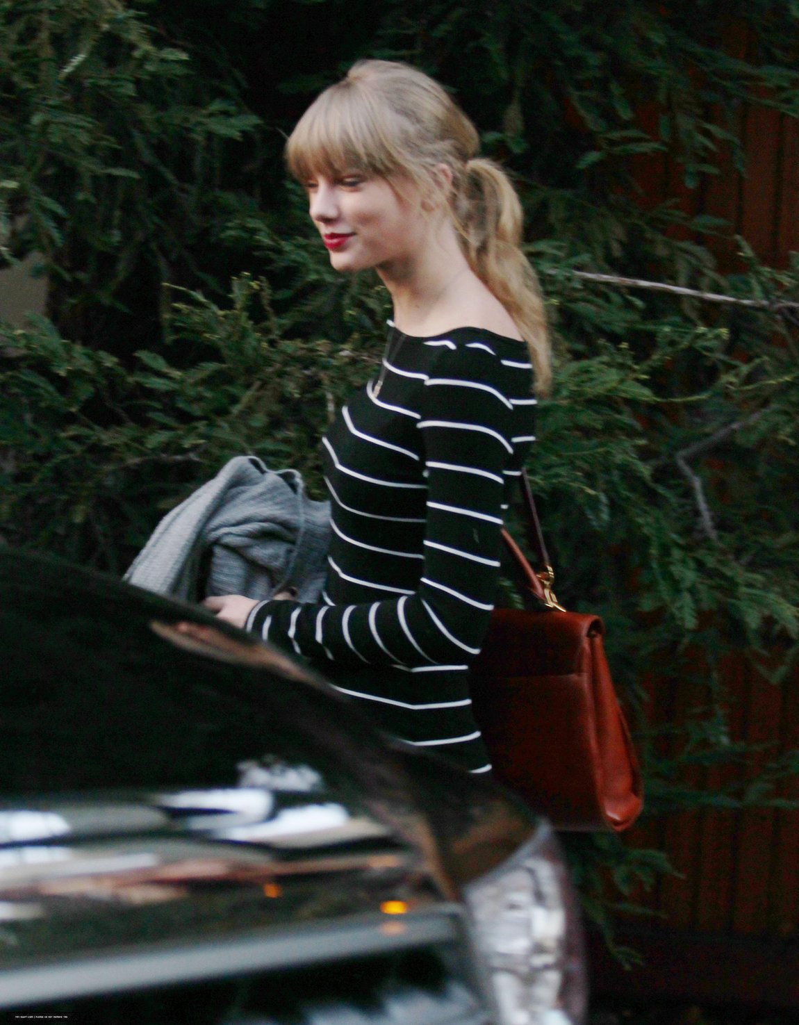 Taylor Swift visiting a friend in Brentwood January 8, 2013