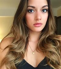 Vanessa Hanson taking a selfie