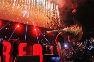 Taylor Swift at the KIIS FM 2012 Jingle Ball concert at Nokia Theatre in Los Angeles - December 1, 2012 