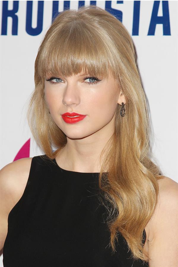 Taylor Swift Z100's Jingle Ball presented by Aeropostale 12/7/12 