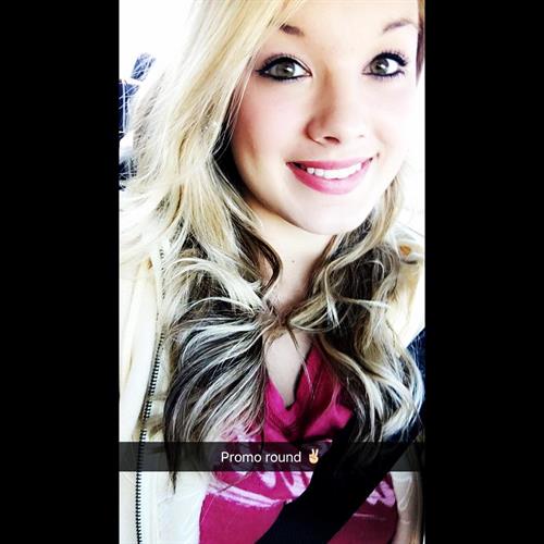 Mariah Alexis Vest taking a selfie