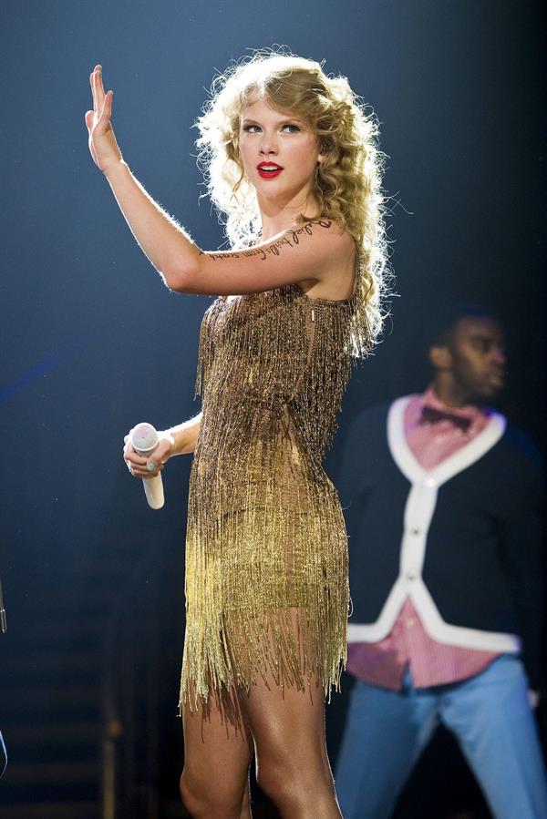Taylor Swift performing live at Prudential Center in Newark July 19, 2011