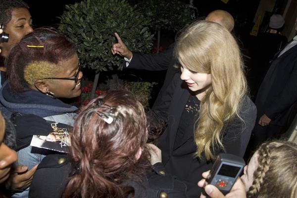 Taylor Swift goes out to dinner to Nobu on Park Lane in London October 19, 2010 